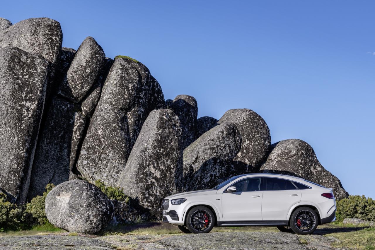 0d39c805-2020-mercedes-gle-coupe-66.thumb.jpg.47833fb788fcc0915916c7b2884ce57a.jpg