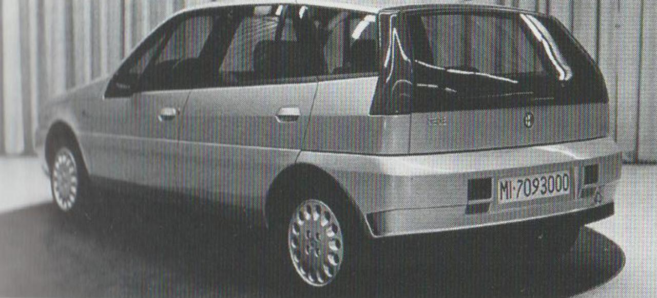 Alfa 145-146 modello CS Alfa di nuovo carry over Tipo (epowood) primavera 1989 1.jpg
