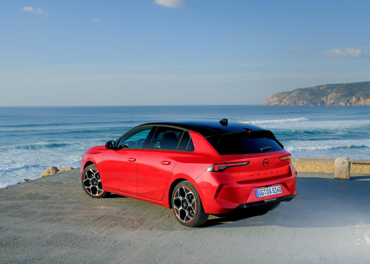 14_Opel-Astra-518276.thumb.jpg.6caf7add2a6aef2296766ed5a00b6ea5.jpg