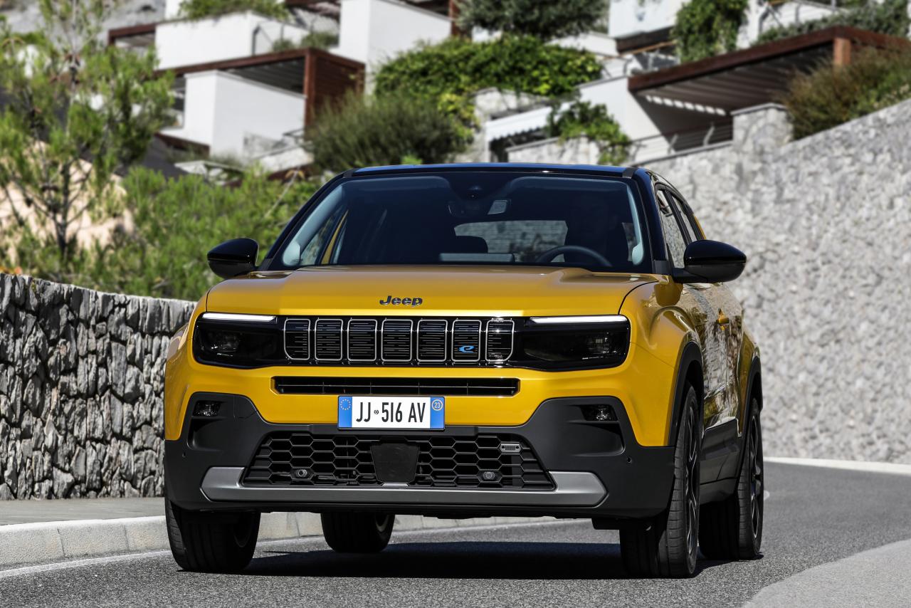 17_jeepavenger-63499251ee28c_634c23ace5800.thumb.jpeg.7cb6ad4b75e2b3d2aec76d4f89005b7f.jpeg