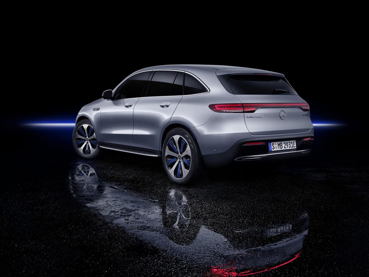 198bb581-mercedes-eqc-10.thumb.jpg.e6d093351a10f701ed12f4086db3ccdc.jpg
