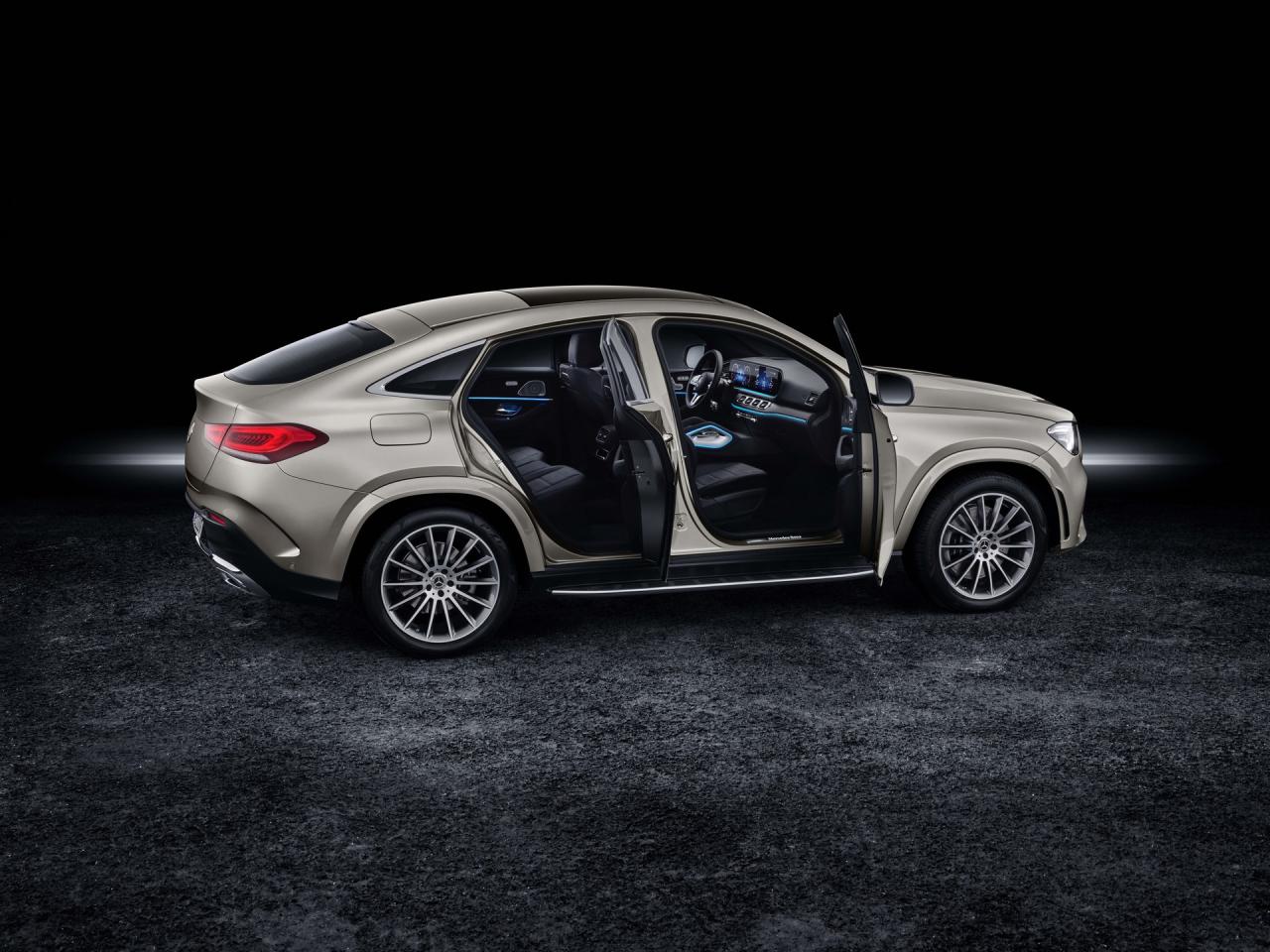 1e734d87-2020-mercedes-gle-coupe-6.thumb.jpg.ad14959a2d194904fa308421806efdea.jpg