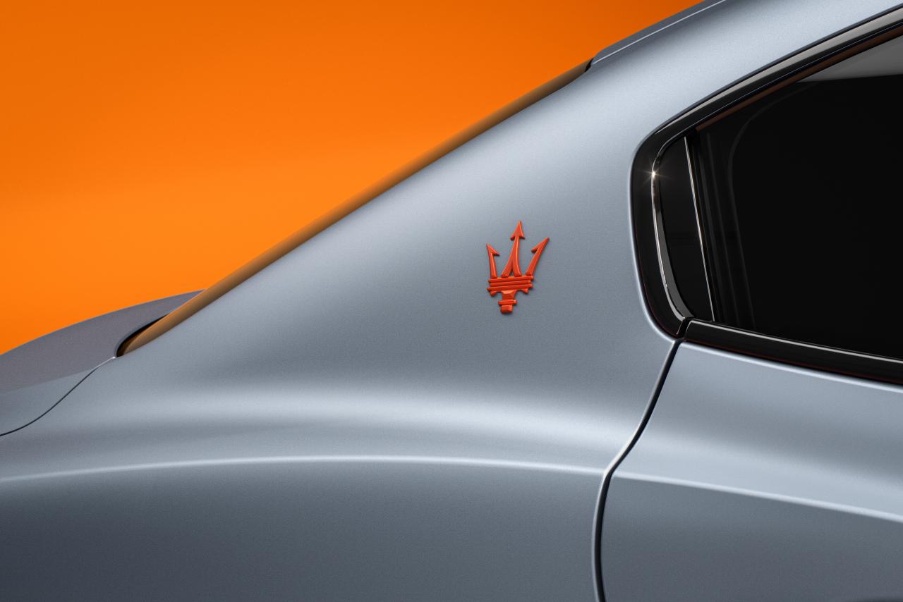 20142-MaseratiGhibli-FTributoSpecialEdition.thumb.jpg.53ba2350ee606654bde7ecbaef266492.jpg