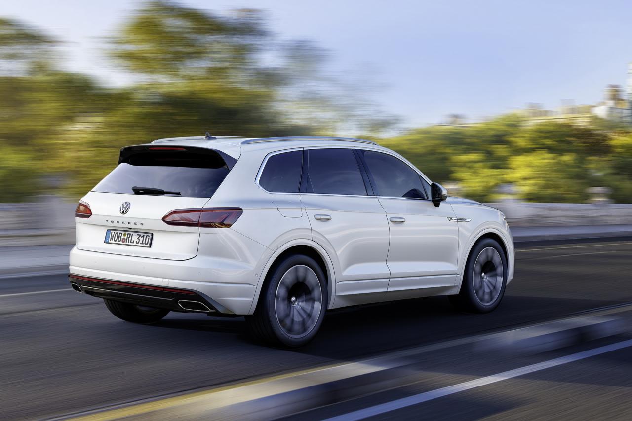 2019-VW-Touareg-26-1.thumb.jpg.0fc77e9b6d92ee72ee7544119d195148.jpg