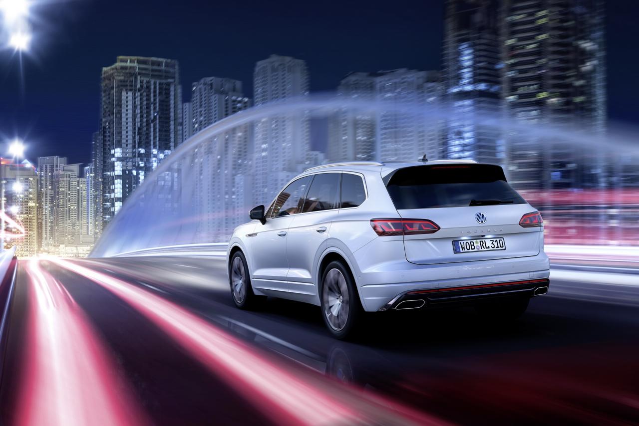 2019-VW-Touareg-28-1.thumb.jpg.b636bde2075c6153c6b37c1cc208e065.jpg