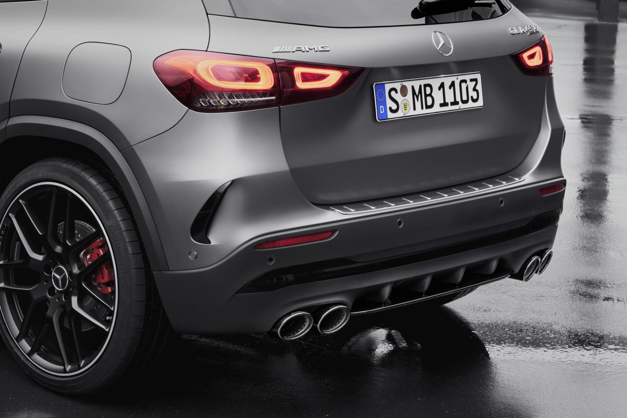 2020-Mercedes-AMG-GLA-45-20.thumb.jpg.15684b54d3babdff7ccf917a38cccafa.jpg
