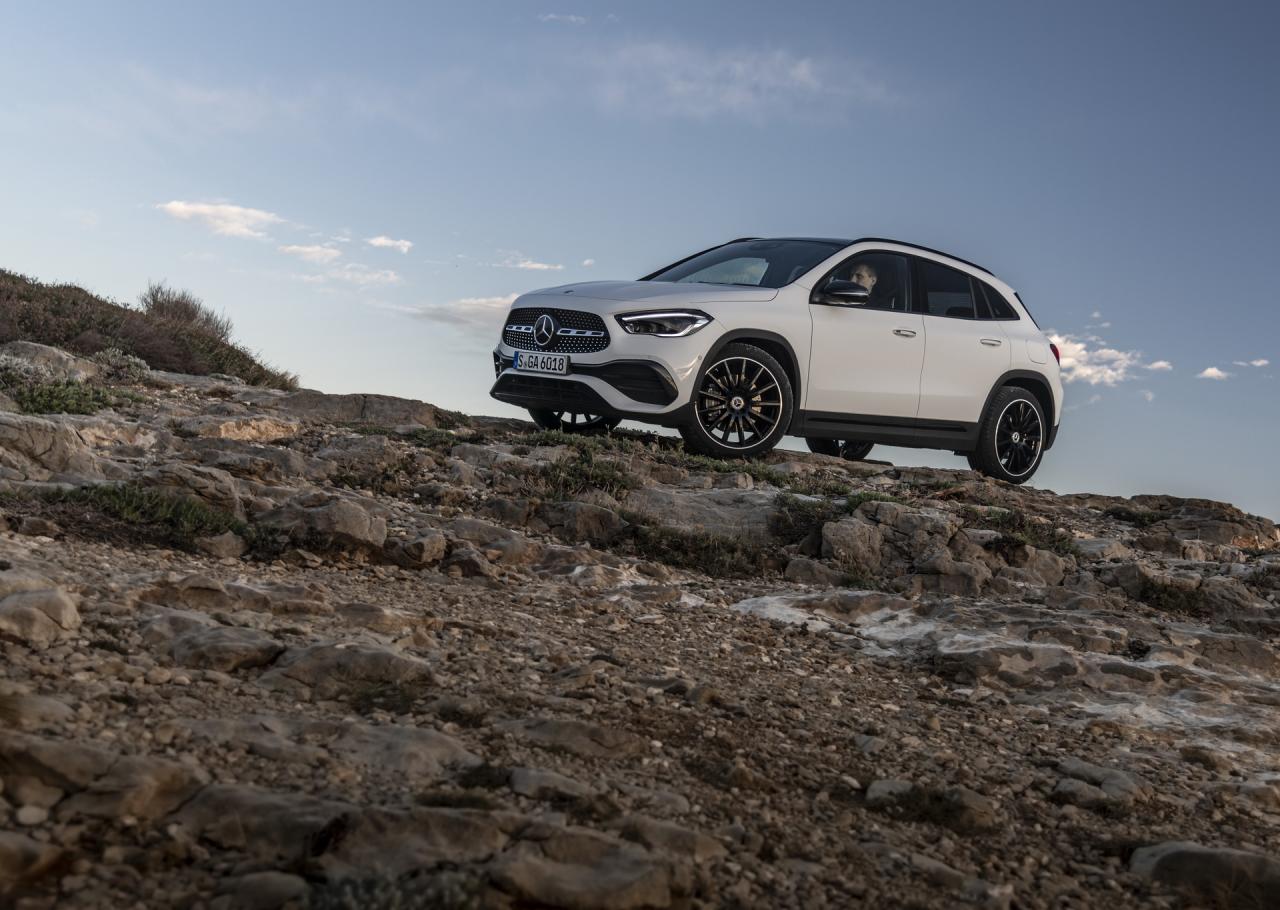 2020-Mercedes-GLA-Gallery-10.thumb.jpg.d23dfa083a00b2d78bad412ab0add61a.jpg