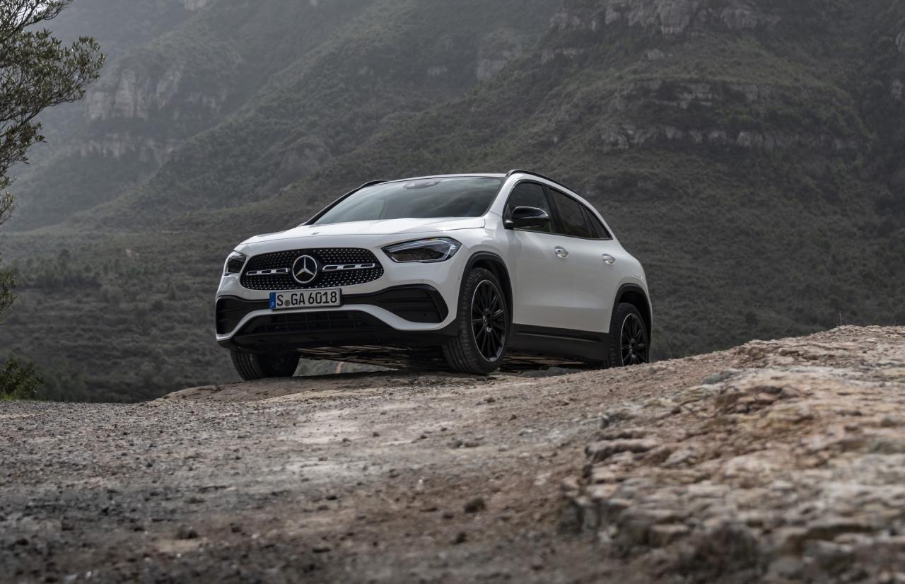 2020-Mercedes-GLA-Gallery-15.thumb.jpg.3eed08e405c4a4ff4cf7d4a842dc1e14.jpg