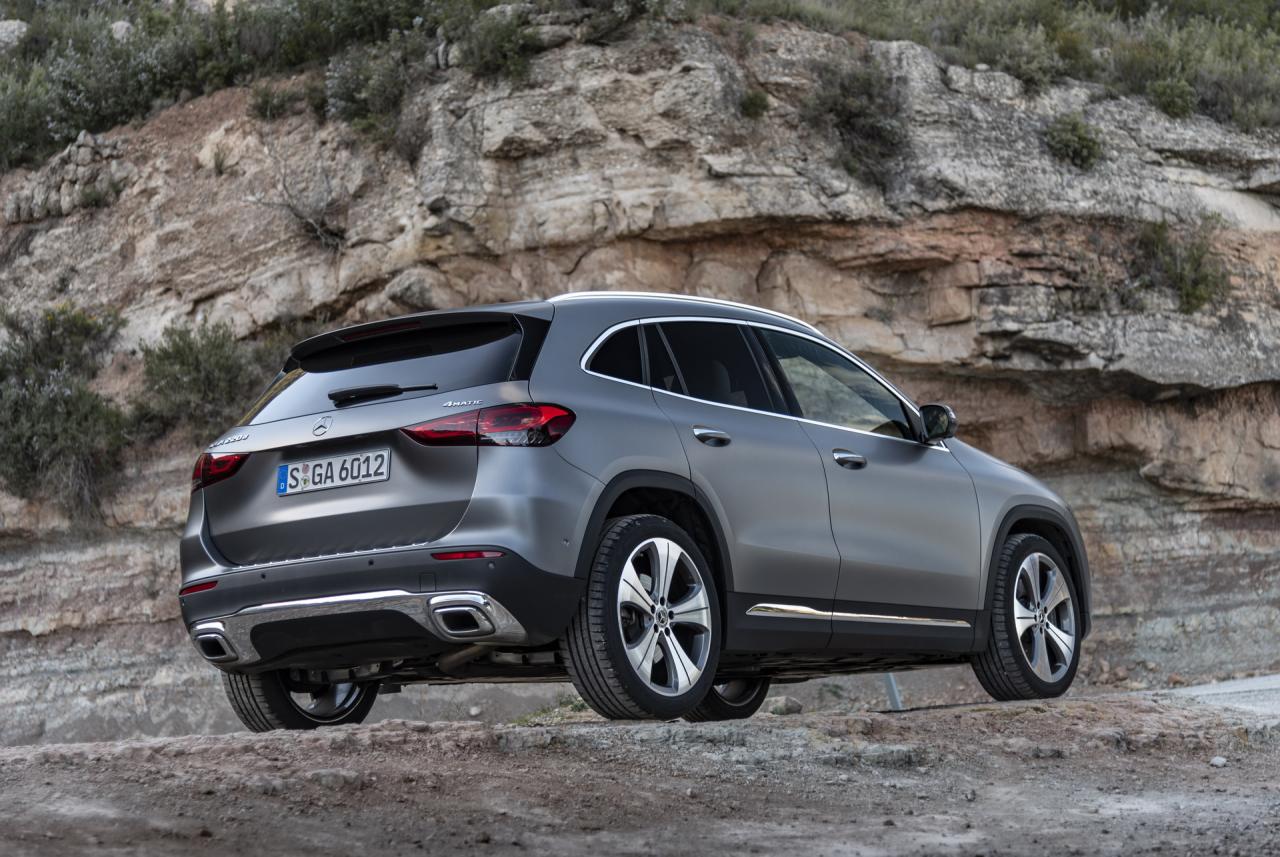 2020-Mercedes-GLA-Gallery-38.thumb.jpg.76c460b0df78fde6ddde7714bf1e4e41.jpg