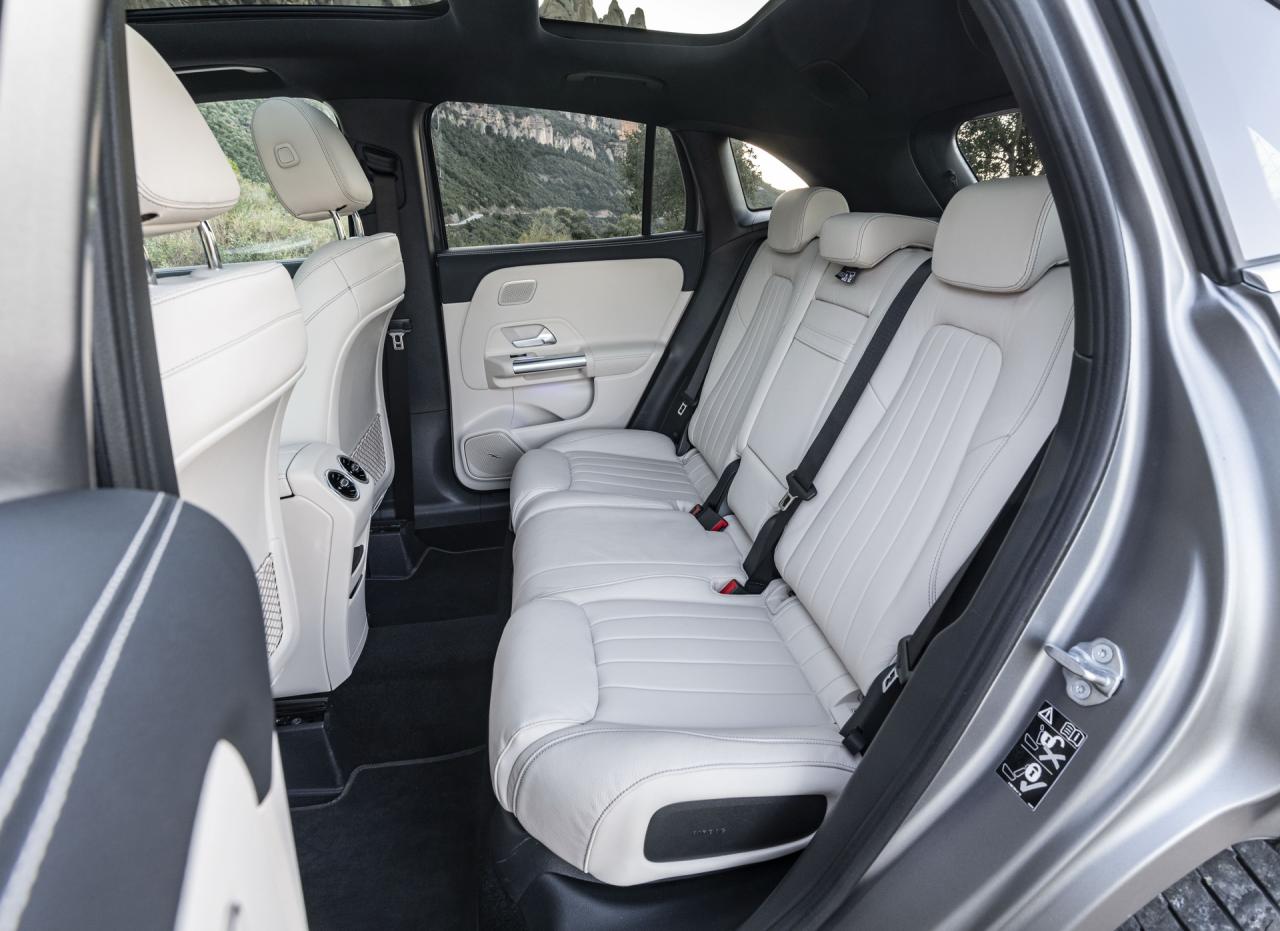2020-Mercedes-GLA-Gallery-55.thumb.jpg.4e1ca1c8729a5b6e912bfa3f08237382.jpg