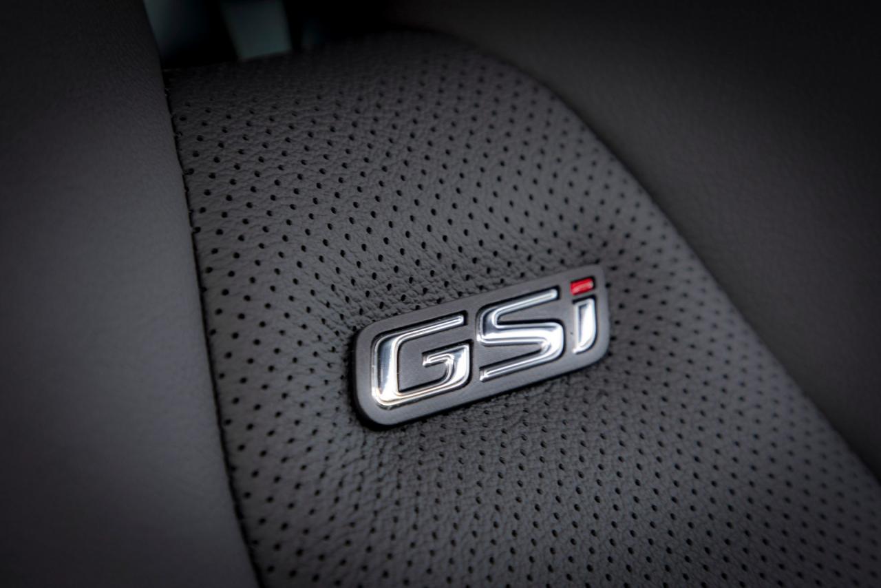 2020-Opel-Insignia-GSi-18.thumb.jpg.1f4cb0fa47fc62717a41ed2024b2ef6b.jpg