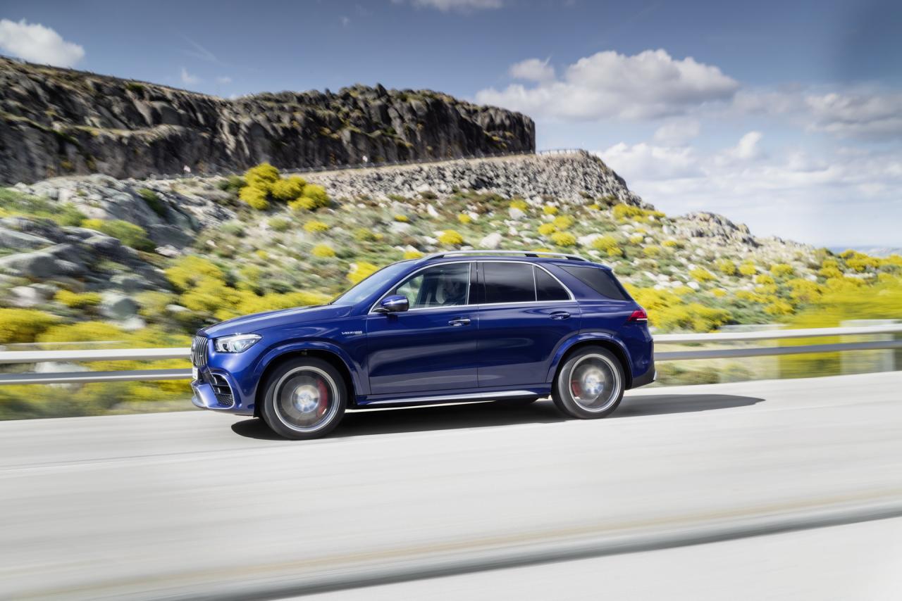 2020-mercedes-amg-gle-63s-la-show-15.thumb.jpg.807c9be0f552ec58f5debc911adc9d51.jpg
