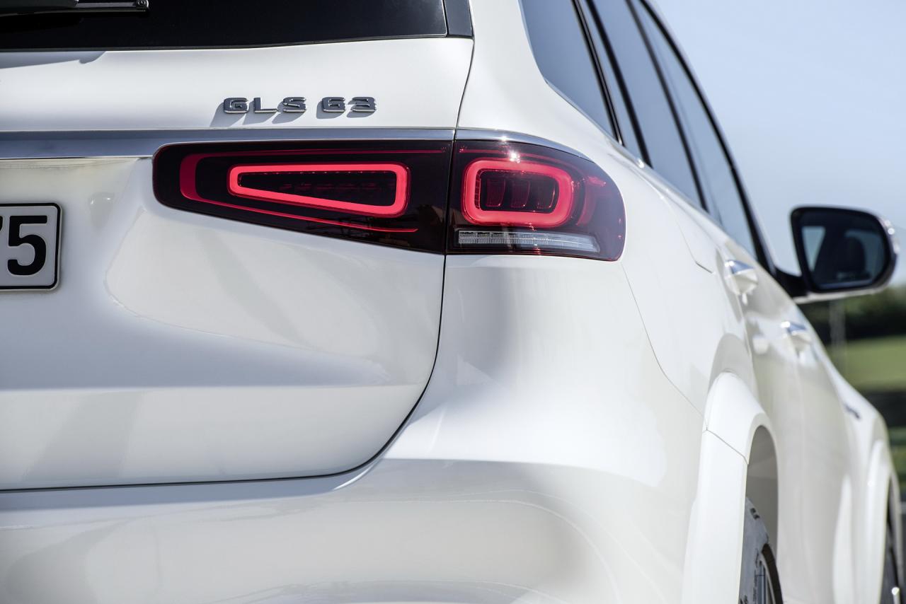 2020-mercedes-amg-gls-63-la-show-17.thumb.jpg.959c3c0a25ce39dea64e9c219f49c3ae.jpg