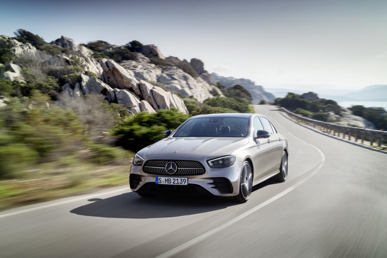 2020-mercedes-benz-e-class-facelift-1.thumb.jpg.ecc30a0027e4216b4c78abca76cef997.jpg