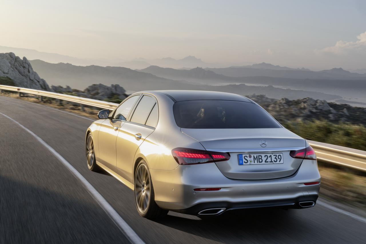 2020-mercedes-benz-e-class-facelift-10.thumb.jpg.b1541eb368beec3c9d91f44bf1f1398b.jpg