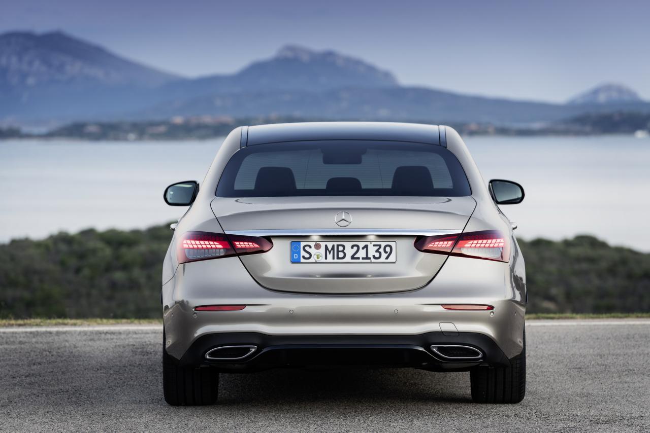 2020-mercedes-benz-e-class-facelift-18.thumb.jpg.c550f0f320ada142226b2dbfd897daeb.jpg