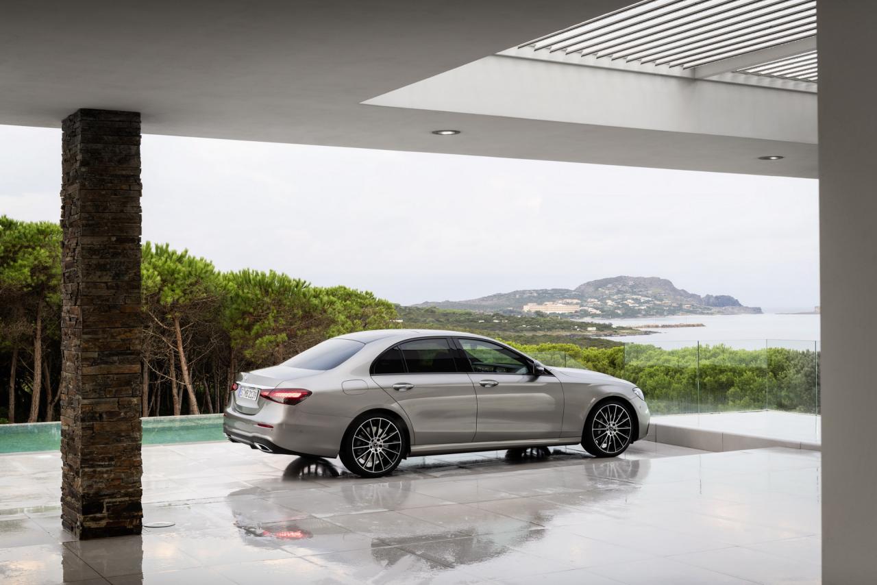 2020-mercedes-benz-e-class-facelift-24.thumb.jpg.896fe9a1542ac8f396fdb04bb986ac90.jpg