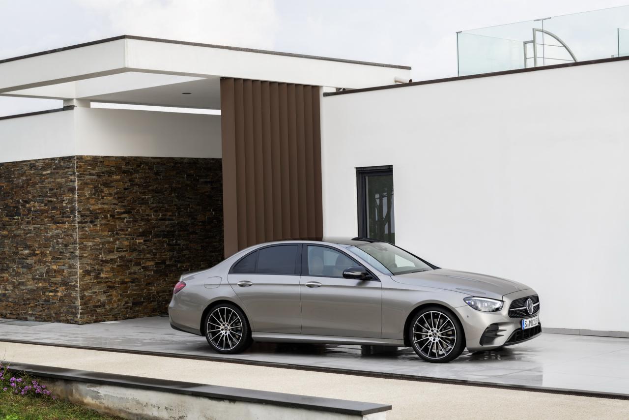2020-mercedes-benz-e-class-facelift-29.thumb.jpg.fd107178eccda4e2a91517ff16821f23.jpg