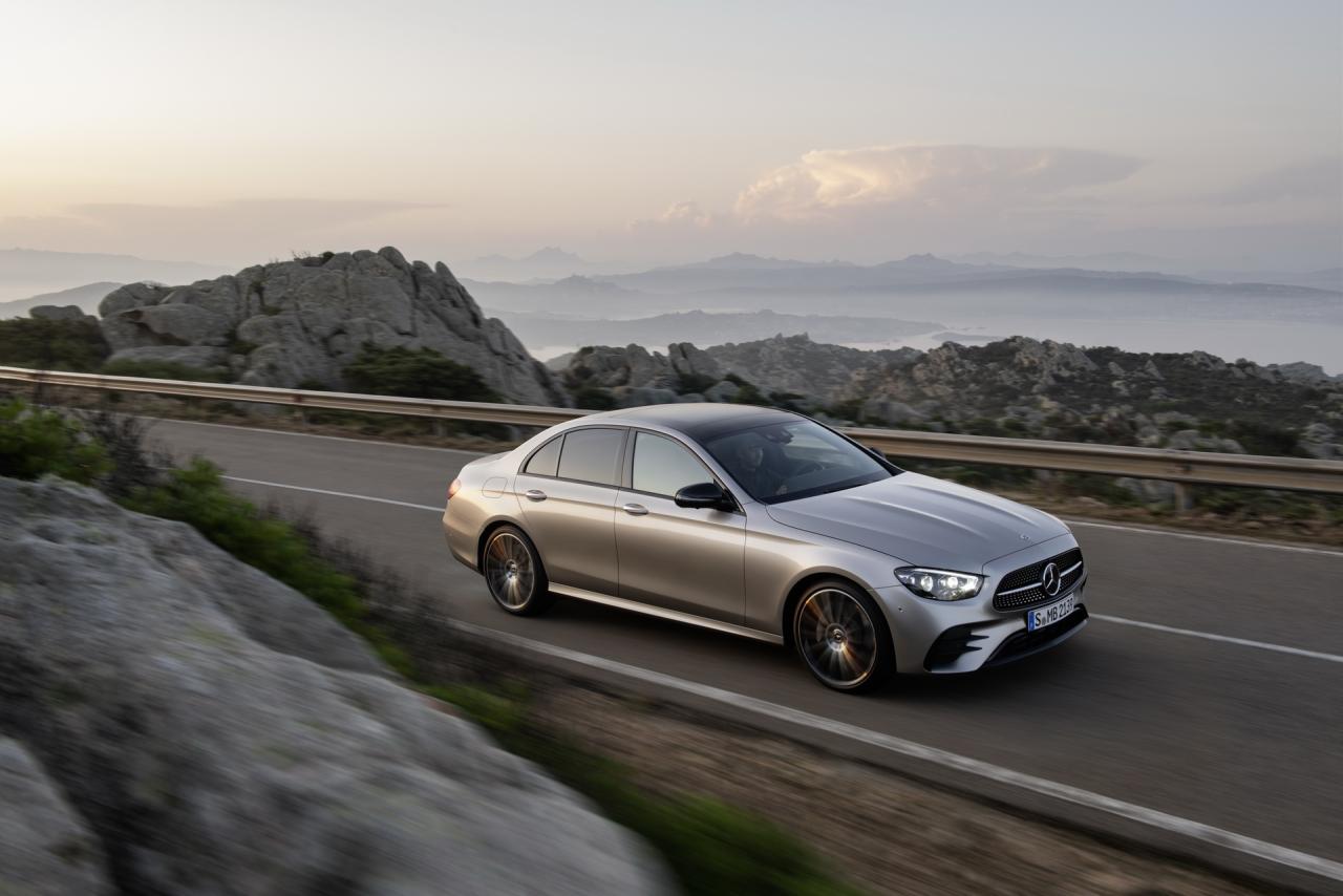 2020-mercedes-benz-e-class-facelift-8.thumb.jpg.014b2304537475cc3302fa42aa1e5f39.jpg