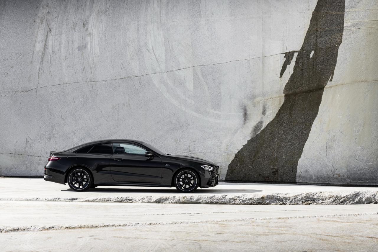 2021-Mercedes-AMG-E53-Coupe-29.thumb.jpg.88a2467d3e0da54e34404f459724b233.jpg