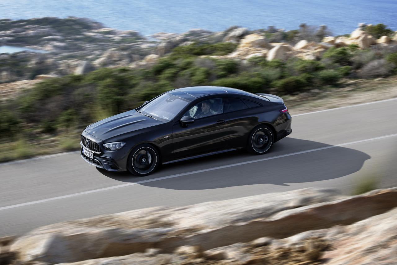 2021-Mercedes-AMG-E53-Coupe-7.thumb.jpg.06a19ed3ef0f4c0073b190a8c247271f.jpg