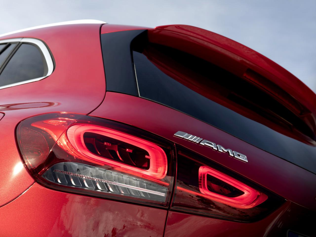 2021-Mercedes-AMG-GLA-35-18.thumb.jpg.313d2b6baf1121208cb9672bdbee9121.jpg