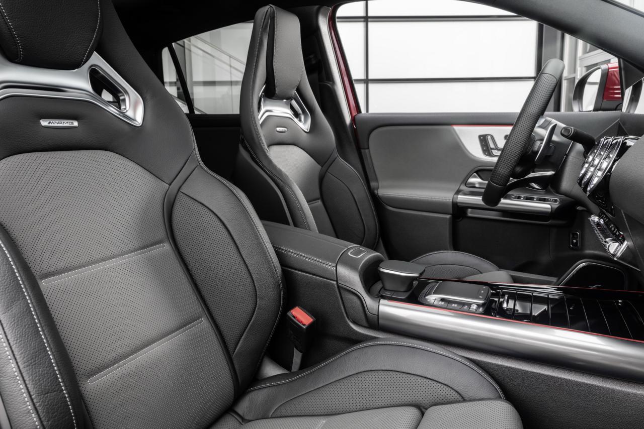 2021-Mercedes-AMG-GLA-35-21.thumb.jpg.756af174c47da5cb788672deb181801b.jpg
