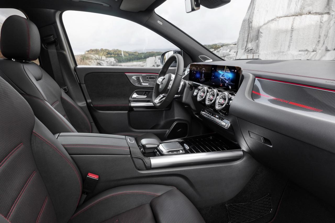 2021-Mercedes-AMG-GLA-35-22.thumb.jpg.f8a8fbaefbc621476e73ab499dee0676.jpg
