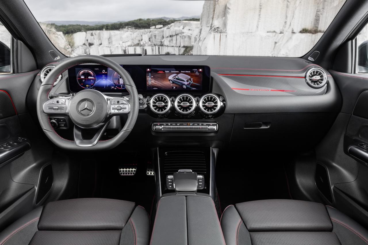 2021-Mercedes-AMG-GLA-35-23.thumb.jpg.efcdc2aaec591c9447c099512e21e187.jpg