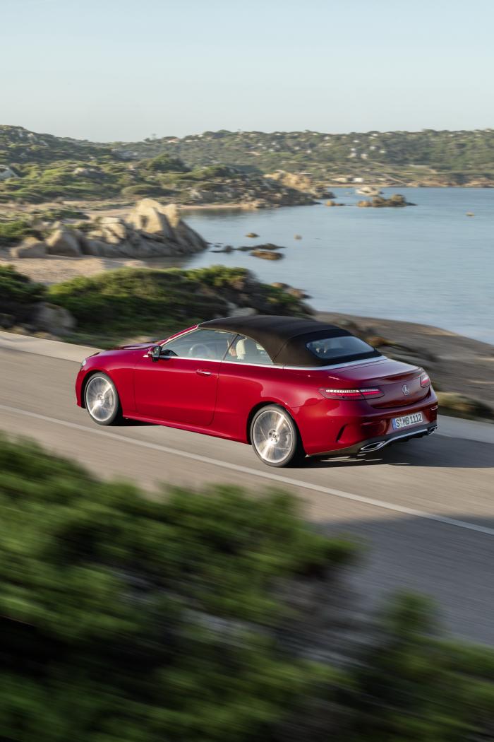 2021-Mercedes-Benz-E-Class-Coupe-Cabriolet-23-1.thumb.jpg.4361f94583ca330d7b4a04c510592ad7.jpg