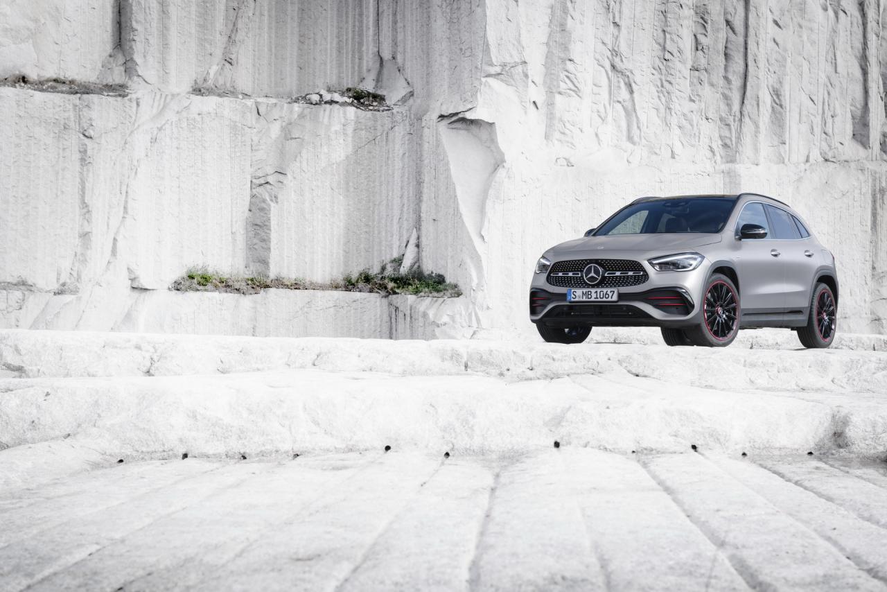 2021-Mercedes-Benz-GLA-13_1.thumb.jpg.46babc98f9716c4f801bd9469f183dda.jpg