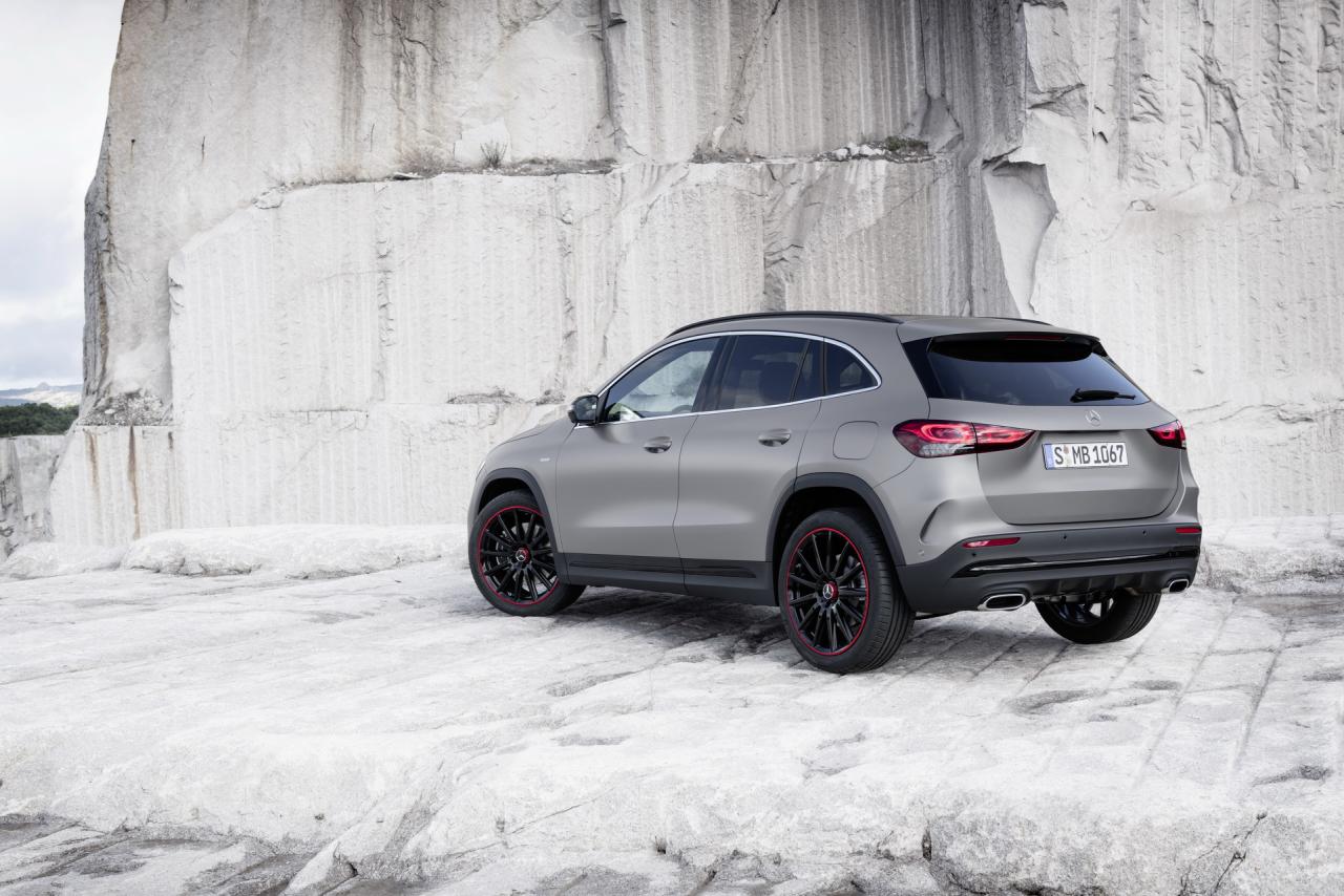 2021-Mercedes-Benz-GLA-20_1.thumb.jpg.ea55292cfc202781023bdafe6fe15148.jpg