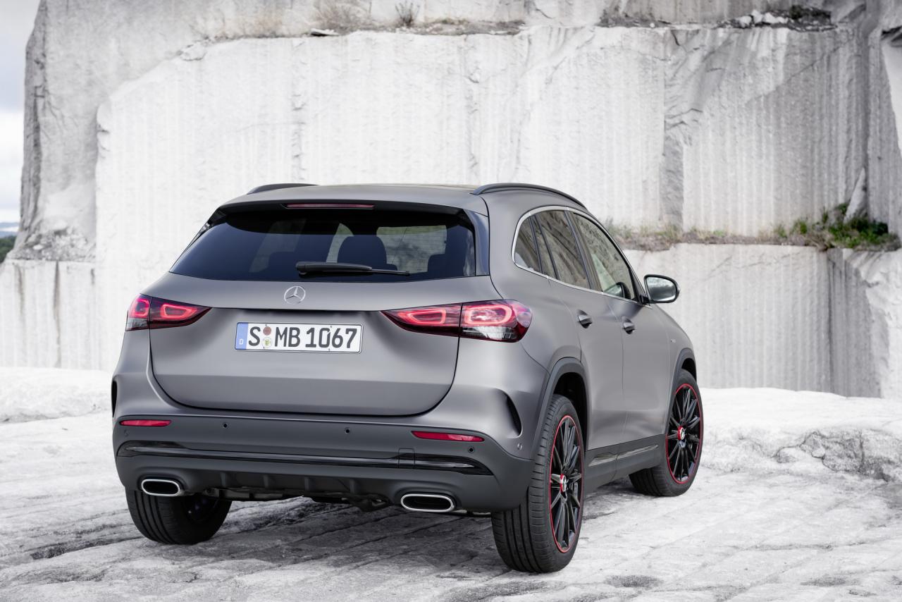2021-Mercedes-Benz-GLA-21_1.thumb.jpg.9b27b9e756792df31e09ad4cb171c26b.jpg