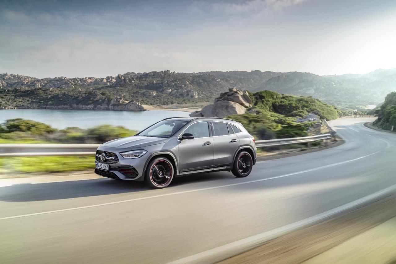 2021-Mercedes-Benz-GLA-3_1.thumb.jpg.e7f809c8972e81494eb8eb76ca12cfd9.jpg