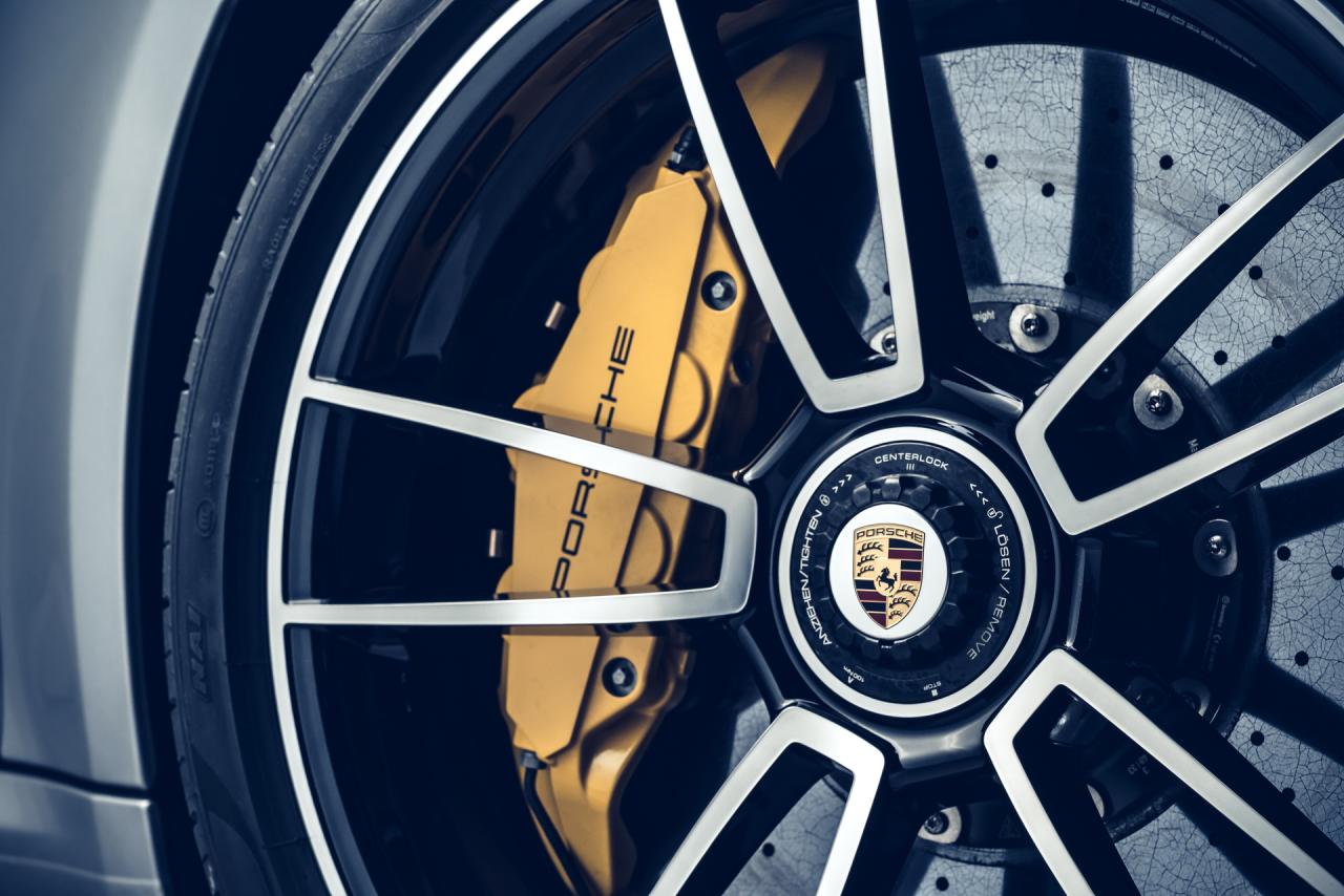 2021-Porsche-911-Turbo-S-21.thumb.jpg.9d2d551abd6d5c3716a6e9d9d51f26cc.jpg