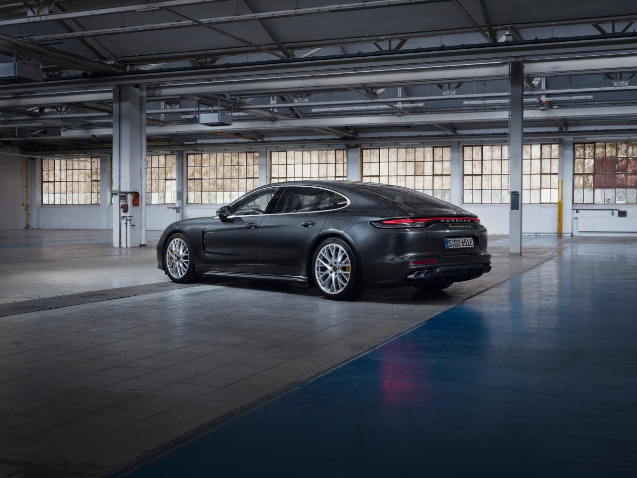 2021-Porsche-Panamera-14.thumb.jpg.6905ed79973ed20d390b39a89669737c.jpg