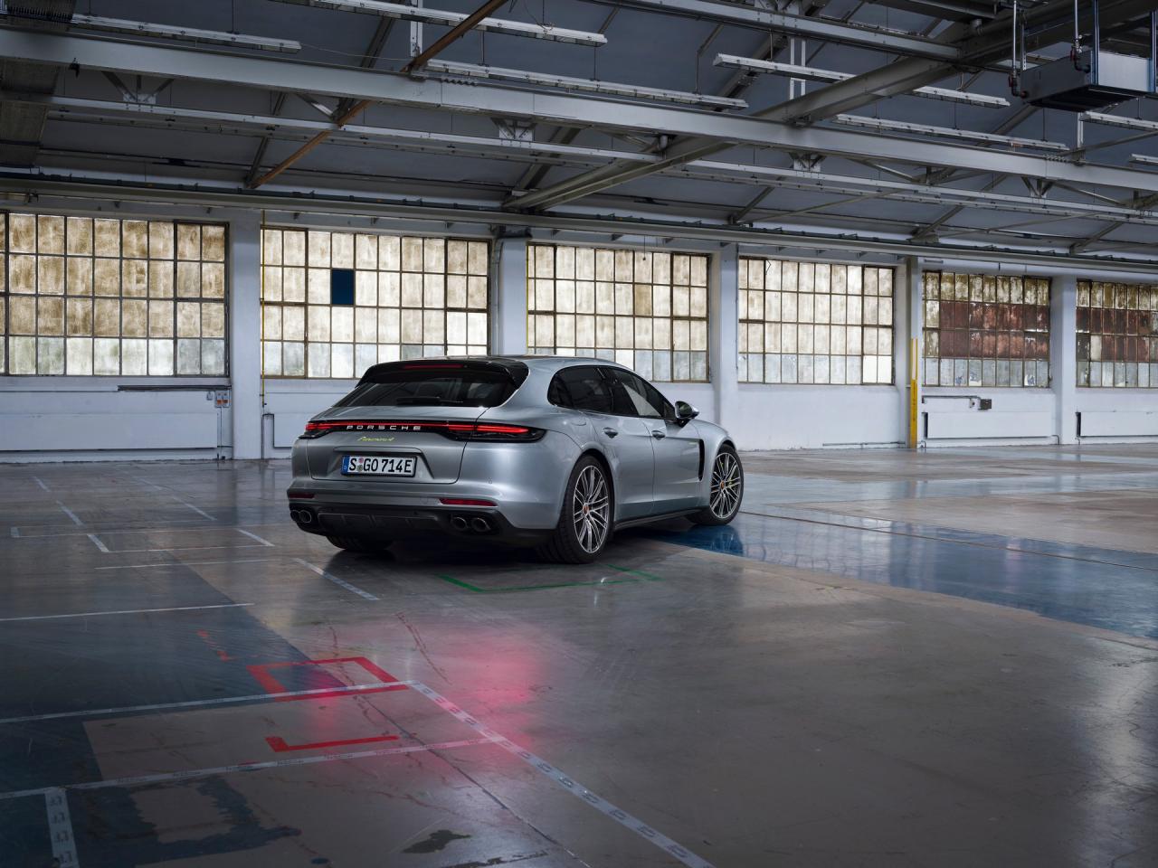 2021-Porsche-Panamera-3.thumb.jpg.94283c8bed5eee5d4002c9b1a6a9316d.jpg