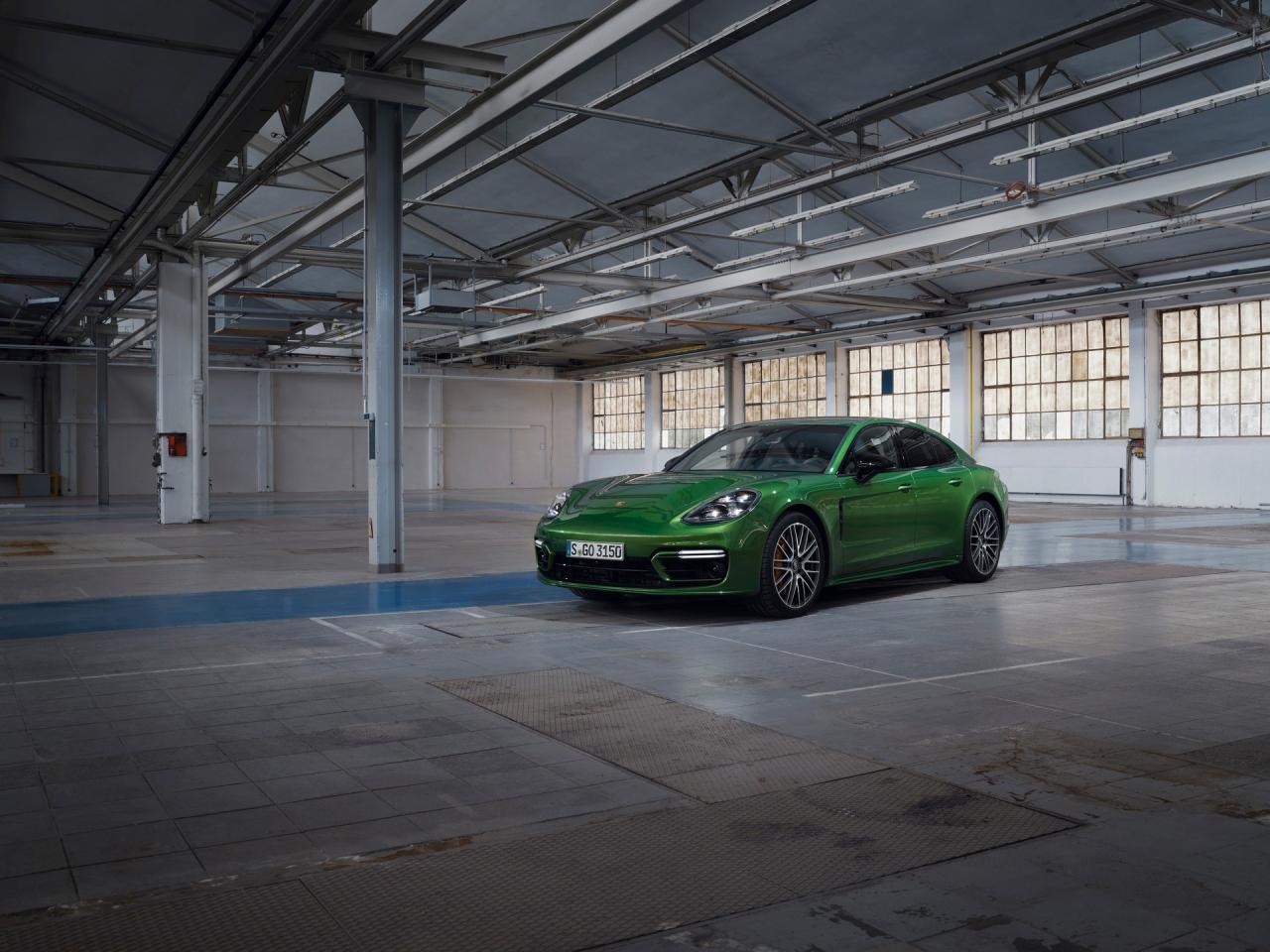 2021-Porsche-Panamera-5.thumb.jpg.4442dd9514a52021eac906166991de8b.jpg