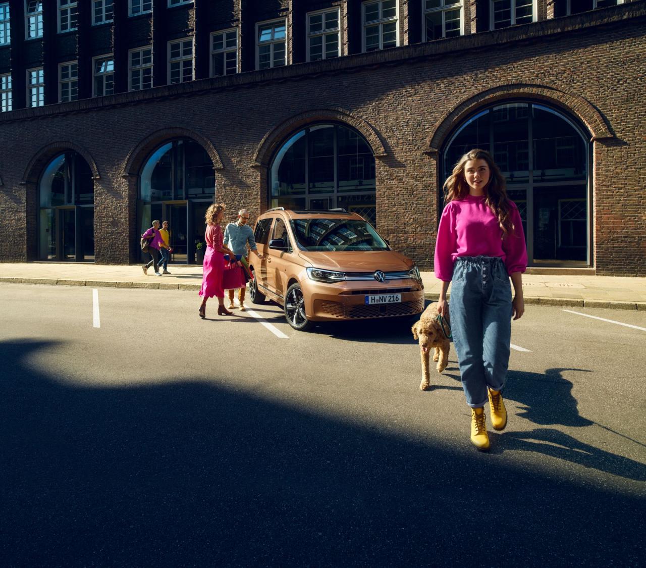 2021-VW-Caddy-family-16.thumb.jpg.eb4aee157f508f2badfe14fc57d6ad16.jpg