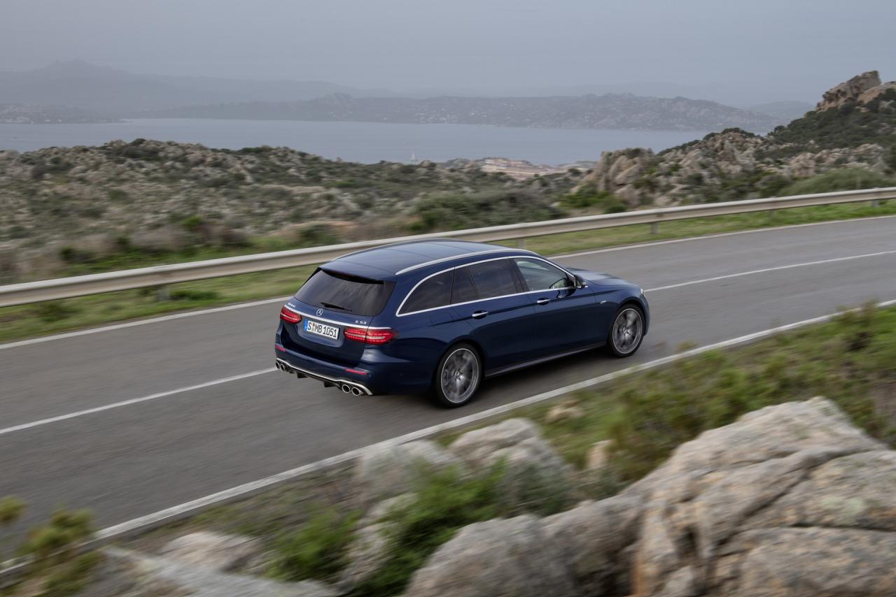 2021-mercedes-amg-e53-estate-1.thumb.jpg.df23a56e0de17a26bb701c38b648980a.jpg