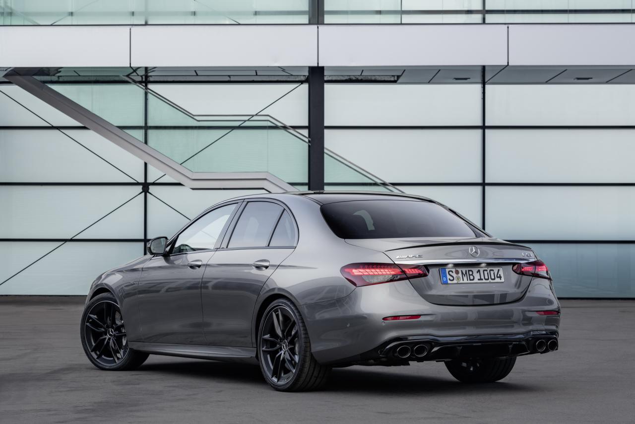 2021-mercedes-amg-e53-saloon-10.thumb.jpg.79886a110d6604ca6ade107b3908d434.jpg