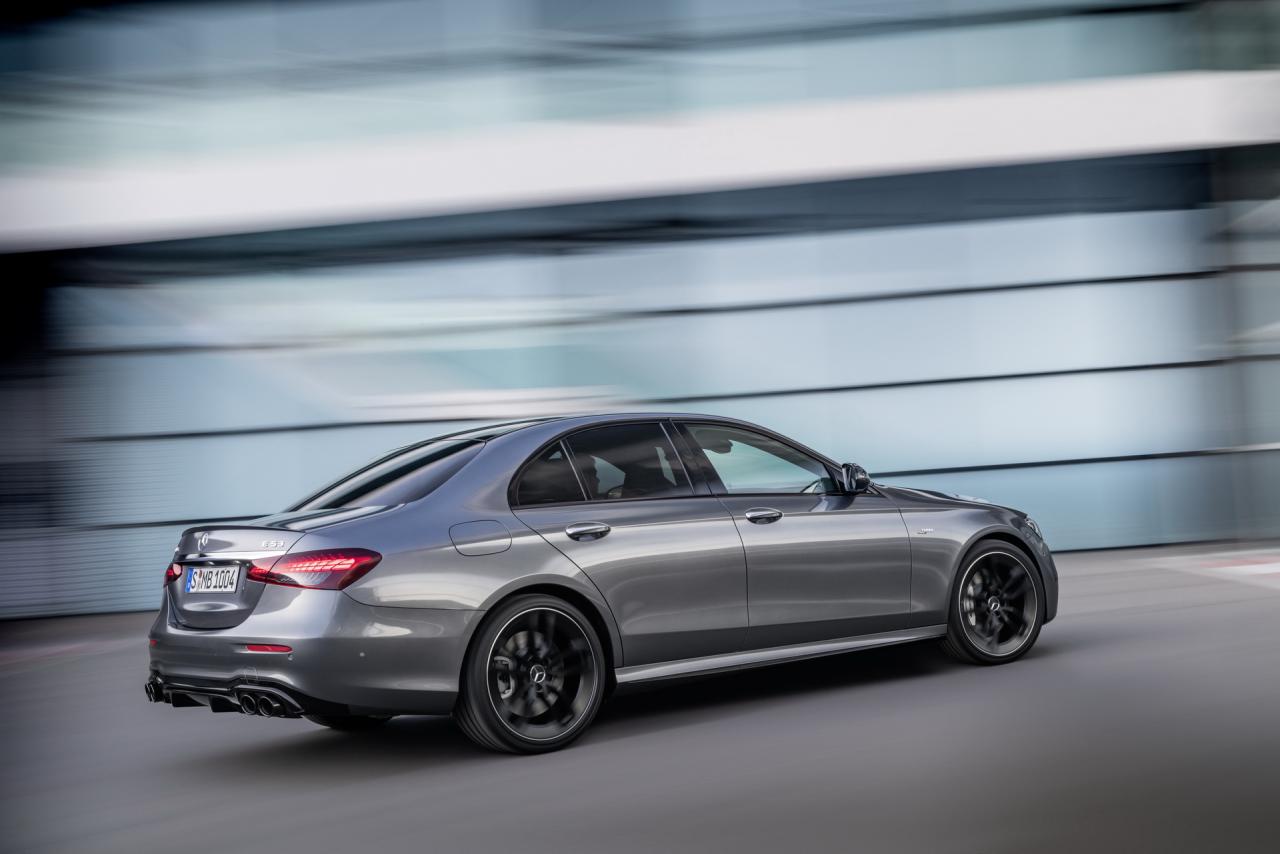 2021-mercedes-amg-e53-saloon-5.thumb.jpg.e22a2ec0c920aef2bb11115f9c241c59.jpg
