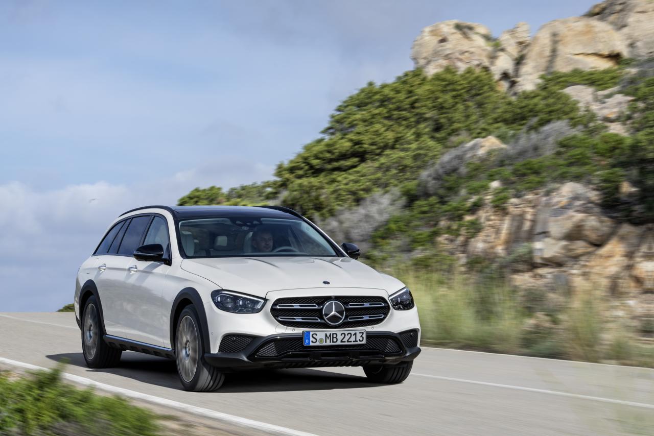 2021-mercedes-benz-e-class-all-terrain-22.thumb.jpg.7bf94b84bc1f22097c224b898dadcaf3.jpg