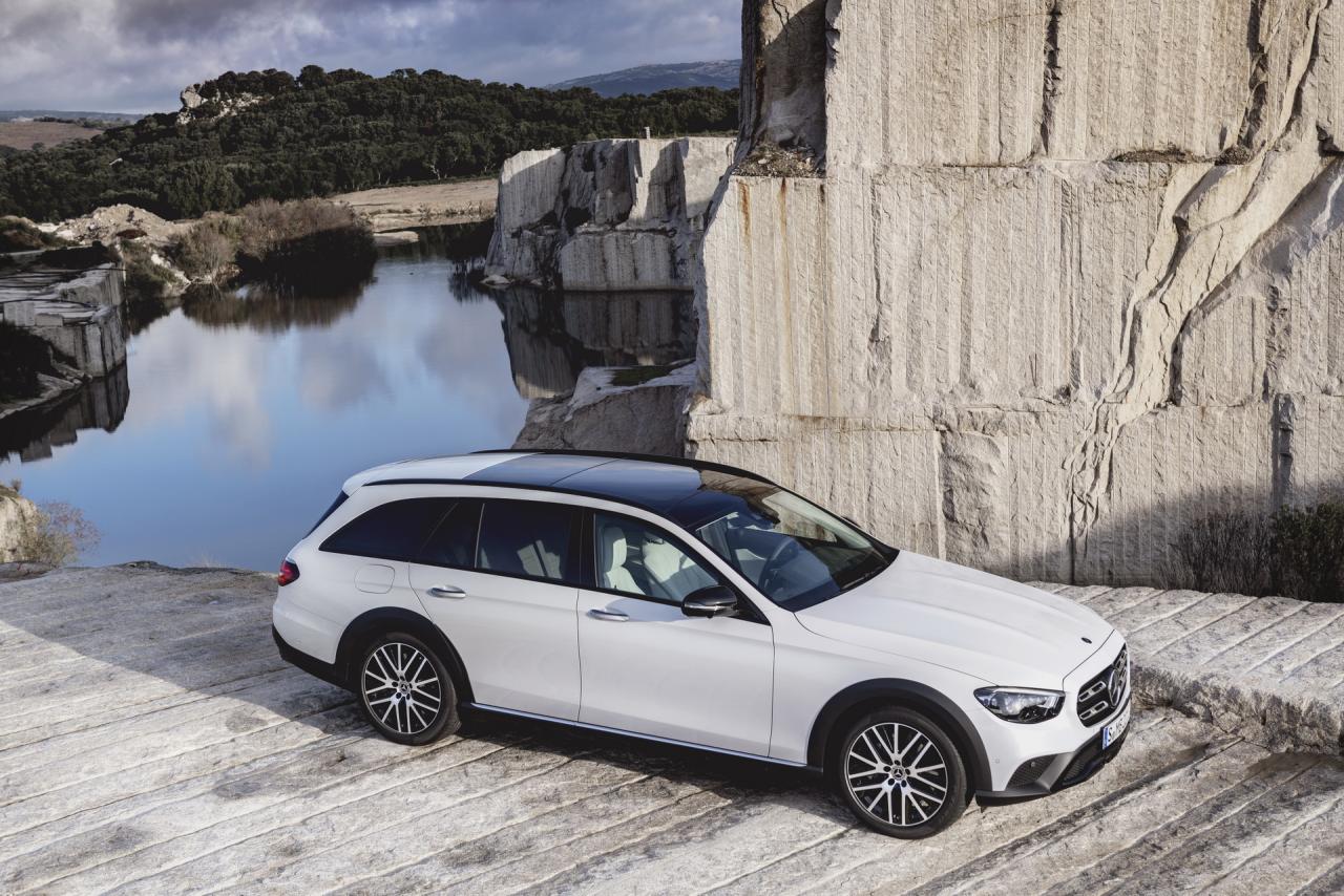 2021-mercedes-benz-e-class-all-terrain-29.thumb.jpg.a058e2fd461e74e843edca8db4b137b9.jpg