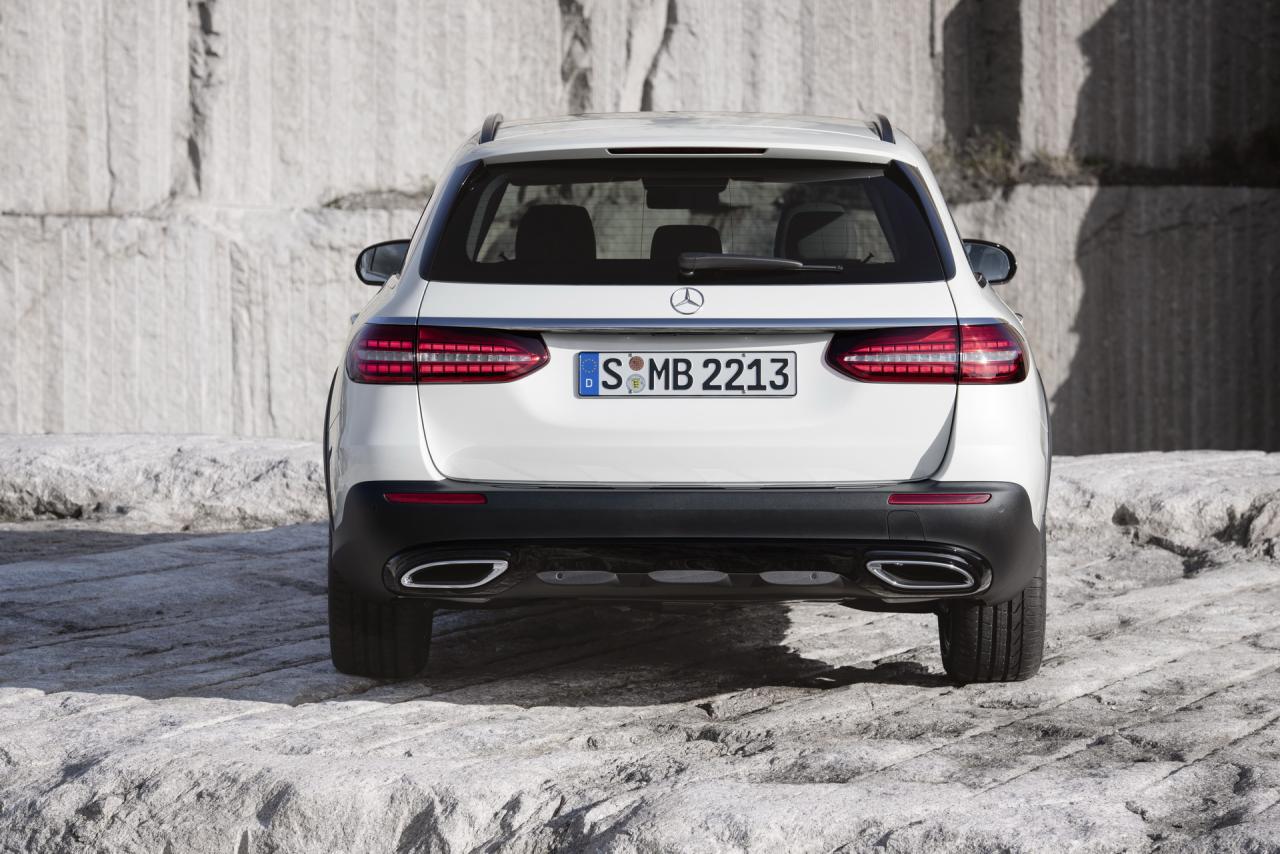 2021-mercedes-benz-e-class-all-terrain-33.thumb.jpg.97261b20d12689fbb82688de09564583.jpg