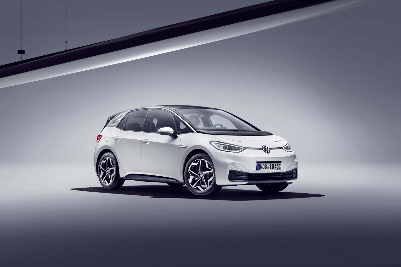 2021-vw-id3-1st-edition-2.thumb.jpg.ac9c9cf2c81a2dc5affc3c34a419a6f6.jpg