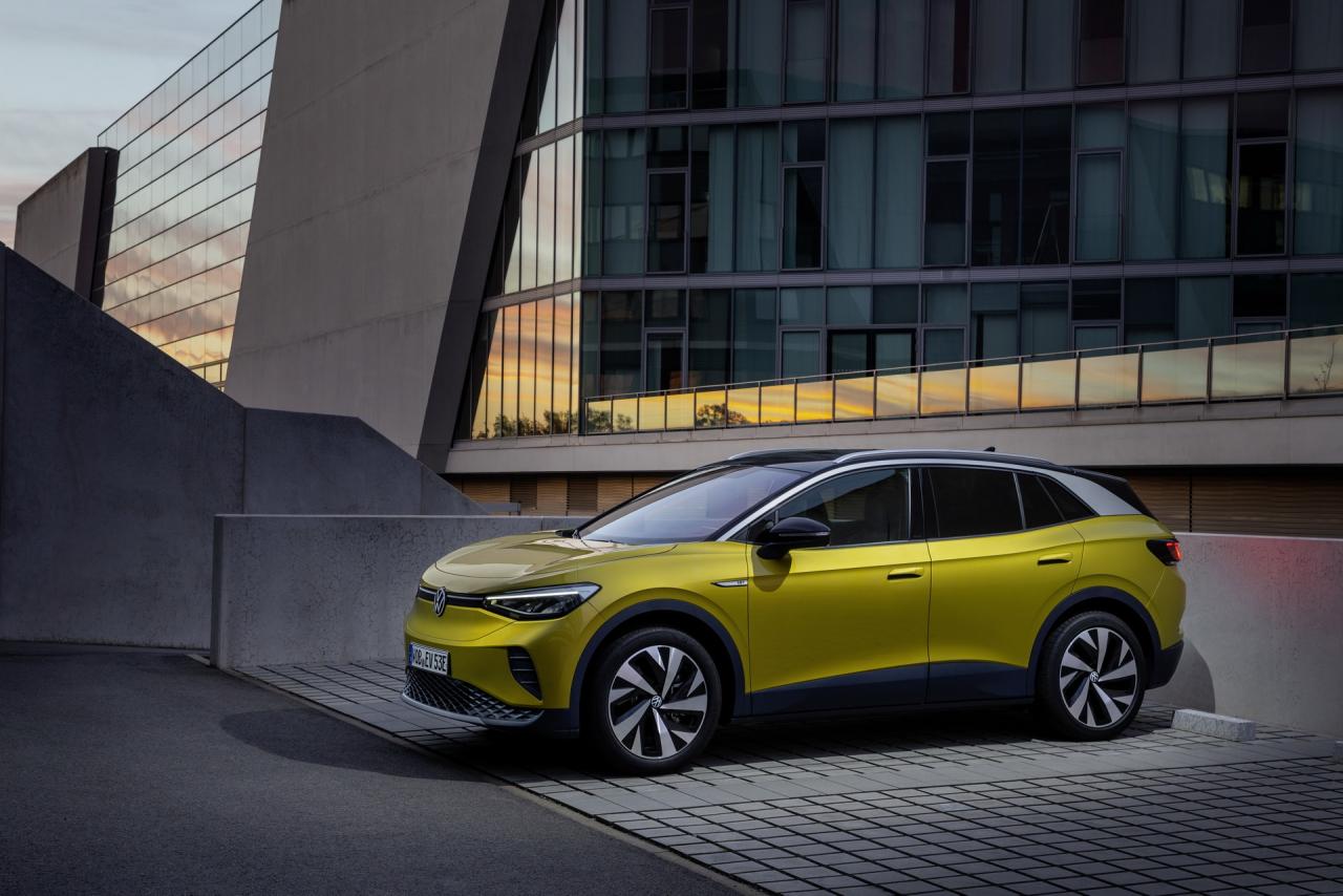 2021-vw-id4-electric-suv-18.thumb.jpg.1356e92e26a728ef5dae99b365ea50dc.jpg