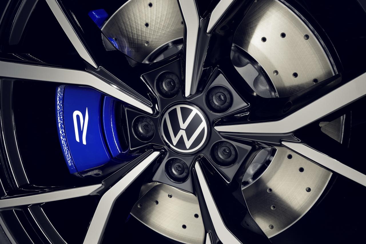 2021-vw-tiguan-r-19.thumb.jpg.17dac8e96d57a9485bc63d3b264cb4c1.jpg