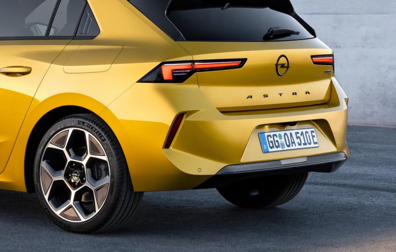 2022-Opel-Astra-11-1.jpg
