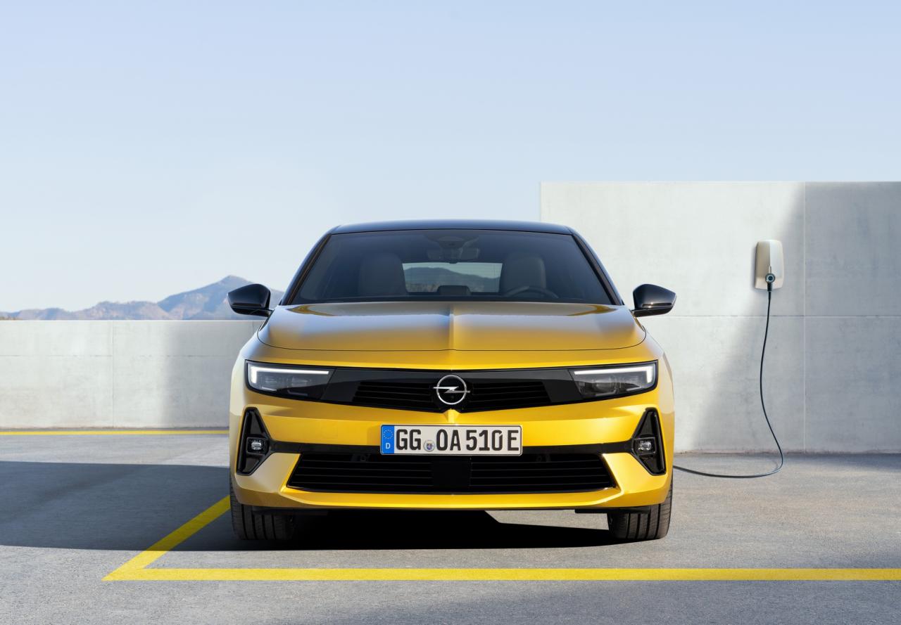 2022-Opel-Astra-2.jpeg
